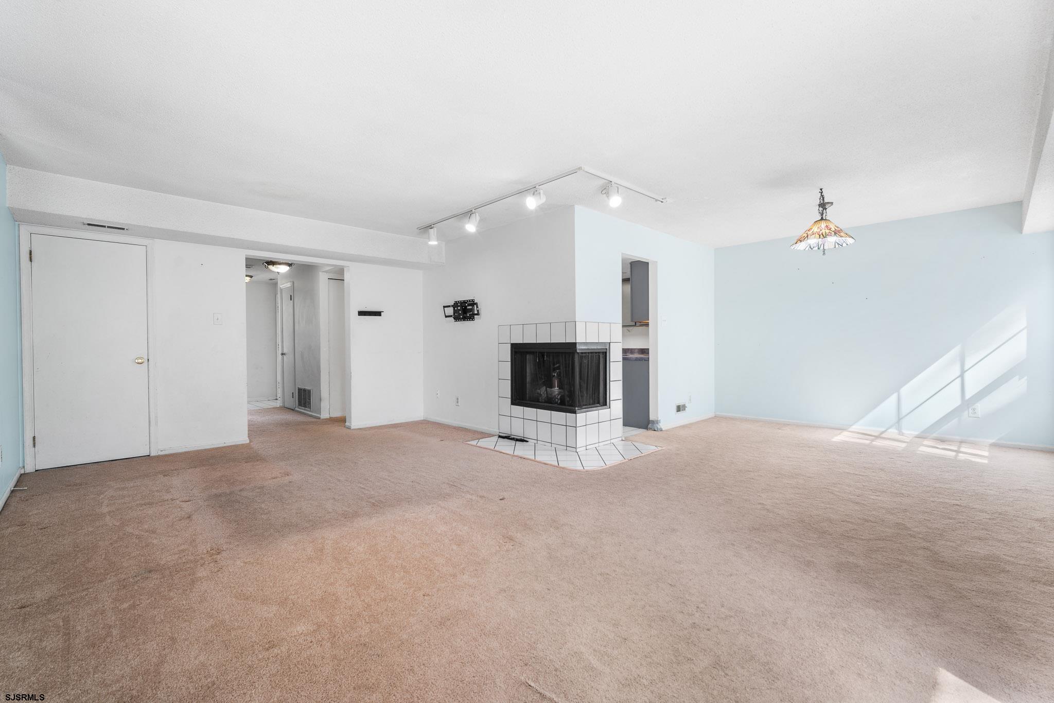 718 Cardinal Way Galloway Township, NJ 08205 - Photo 4 of 25