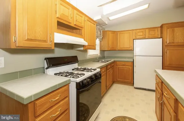 $218,000 | 303 Carver Lane, Royersford, PA 19468