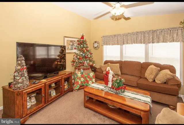 $218,000 | 303 Carver Lane, Royersford, PA 19468