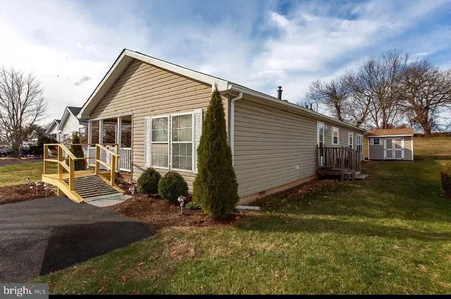 $218,000 | 303 Carver Lane, Royersford, PA 19468