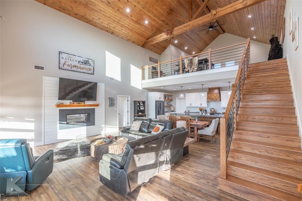 684 Taylor Ridge Estates Road Abilene, TX 79603 - Photo 5 of 39 a living room with furniture