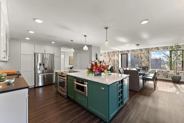 $4,000 | 15 S North 1st Street, Unit A1502, Minneapolis, MN 55401