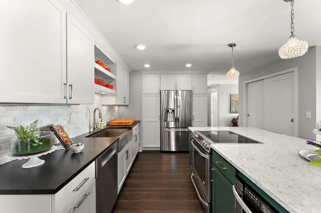 $4,000 | 15 S North 1st Street, Unit A1502, Minneapolis, MN 55401