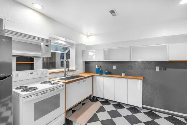 $2,250,888 | 279 Sterling Avenue, Pacifica, CA 94044