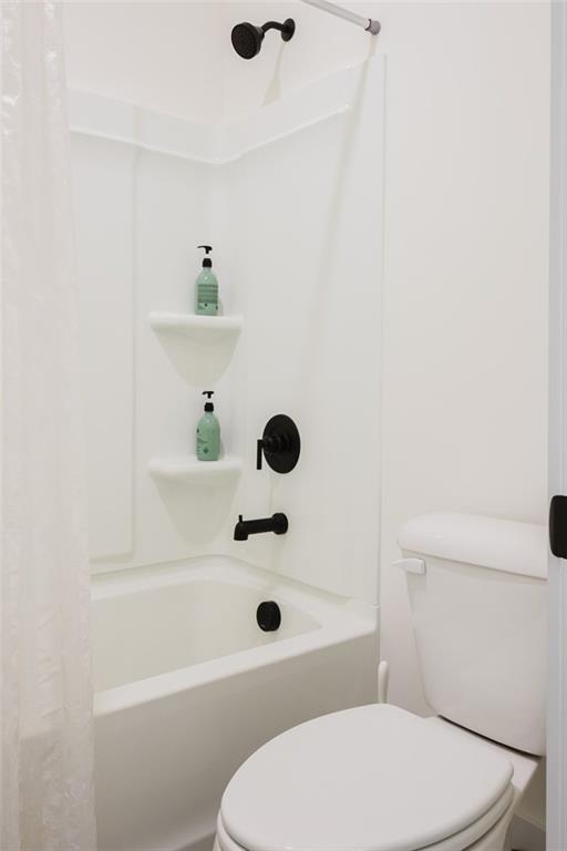 330 Mount Zion Road Southwest Hapeville, GA 30354 - Photo 32 of 41 a bathroom with a toilet and a shower