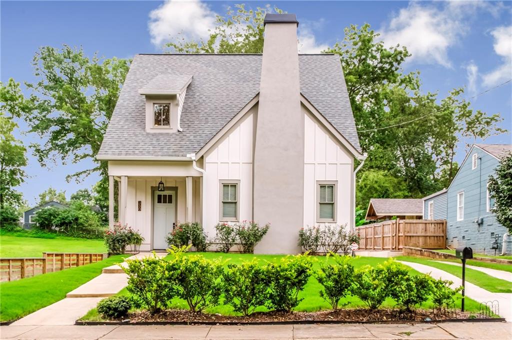 330 Mount Zion Road Southwest Hapeville, GA 30354 - Photo 4 of 41 a front view of a house with a yard