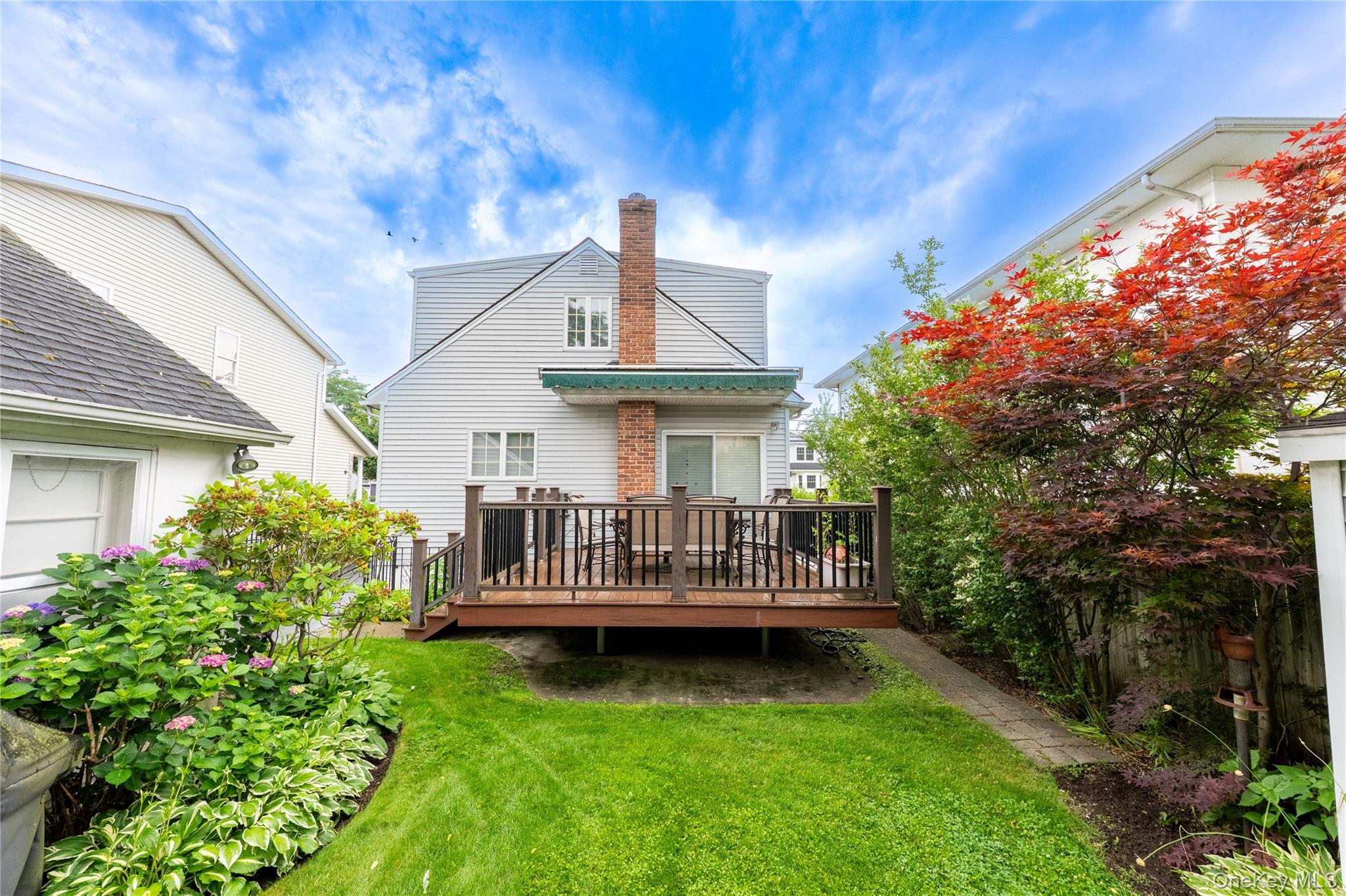 54 Edgewood Road Port Washington, NY 11050 - Photo 22 of 25 Deck