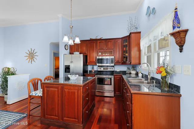 $775,000 | 102 Freeman Lane, Atlantic Beach, NC 28512