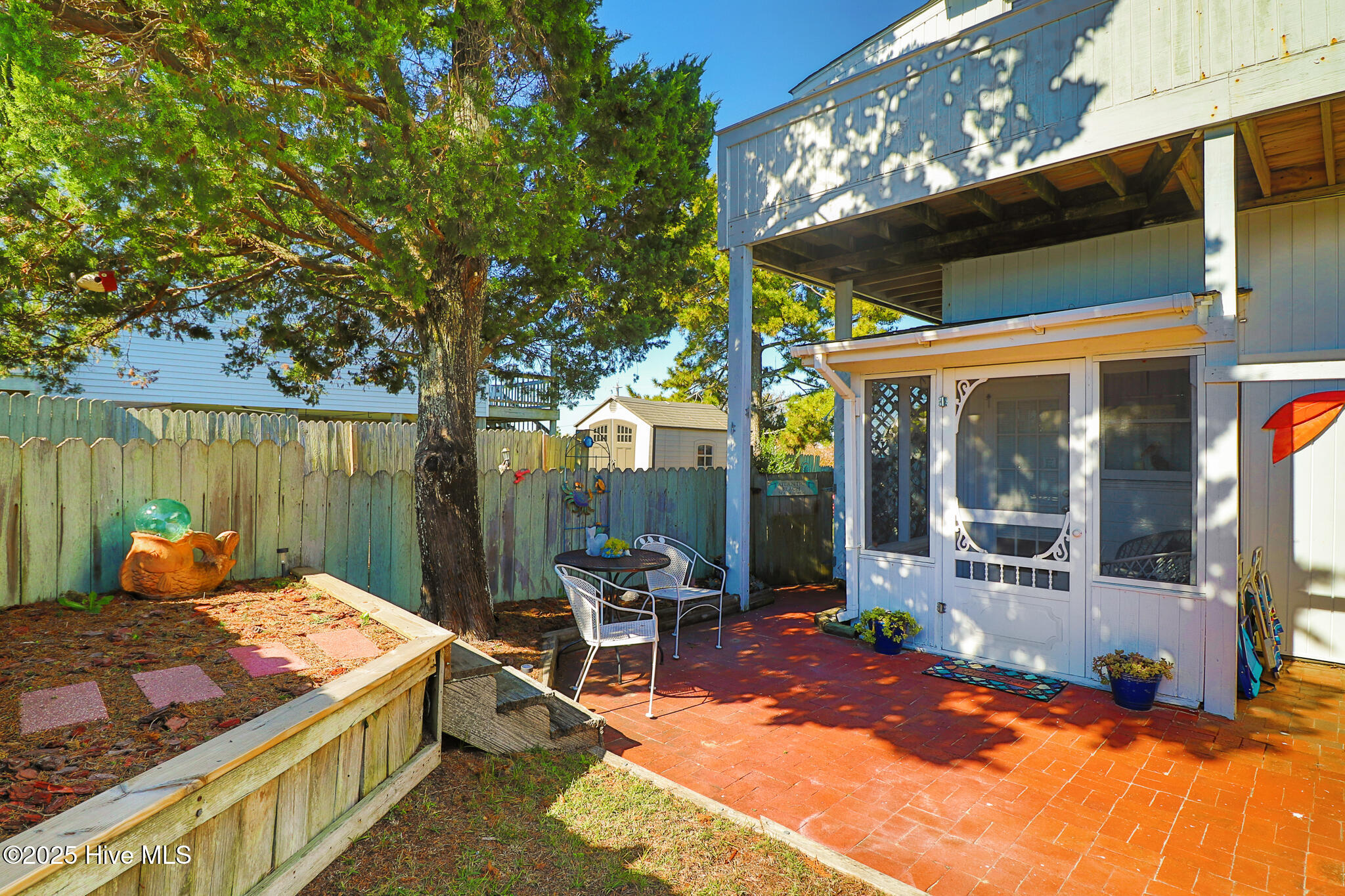 102 Freeman Lane Atlantic Beach, NC 28512 - Photo 46 of 64 Side yard