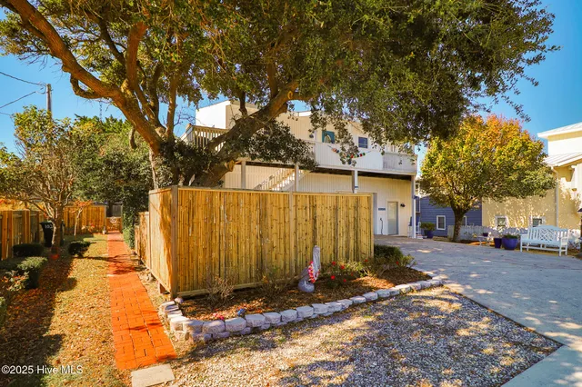 $775,000 | 102 Freeman Lane, Atlantic Beach, NC 28512