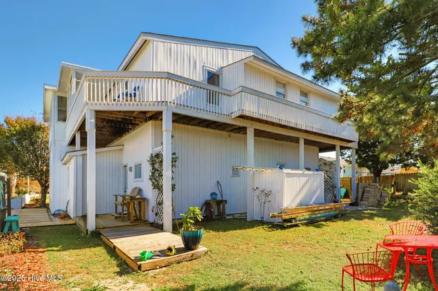 $775,000 | 102 Freeman Lane, Atlantic Beach, NC 28512