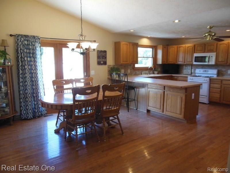 11421 Odell Road Fowlerville, MI 48836 - Photo 23 of 43