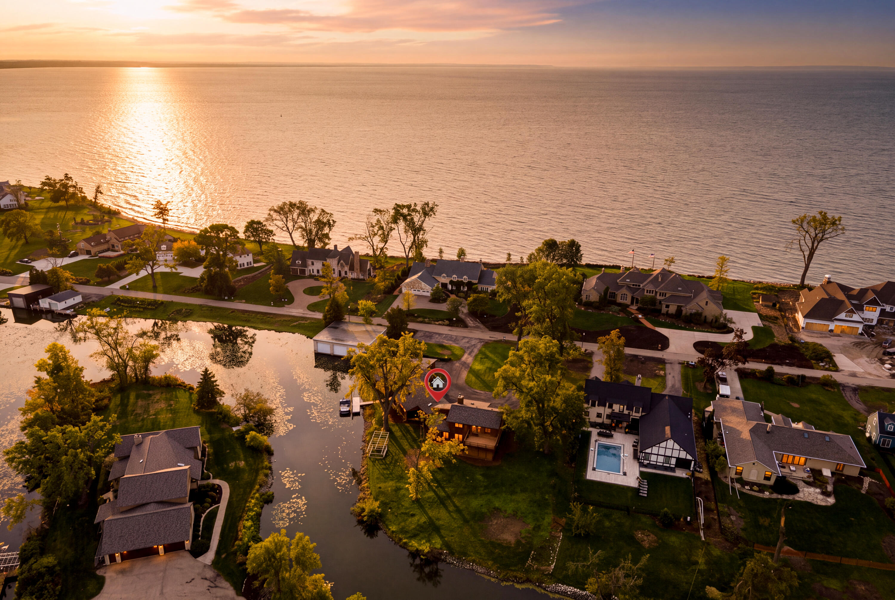 340 Lake Road Menasha, WI 54952 - Photo 2 of 76 View of Lake Winnebago