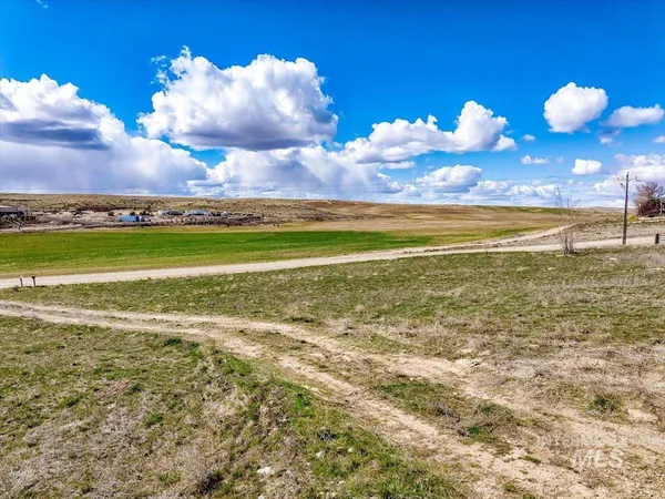 $325,000 | 590 Pearl Road, Caldwell, ID 83607