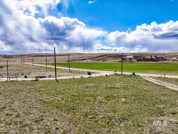 $325,000 | 590 Pearl Road, Caldwell, ID 83607