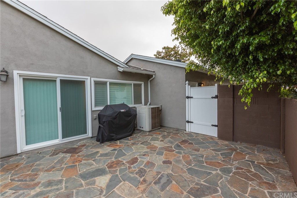 484 Traverse Drive Costa Mesa, CA 92626 - Photo 16 of 17 a front view of a house