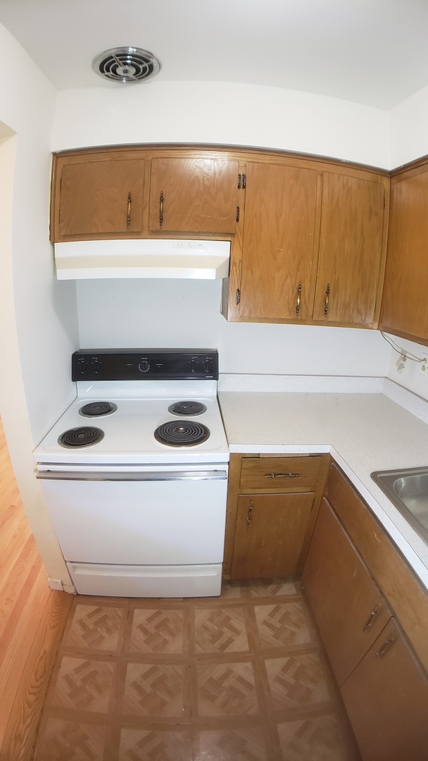 336 Lathrop Avenue, Unit 306 Forest Park, IL 60130 - Photo 11 of 42 a view of utility room