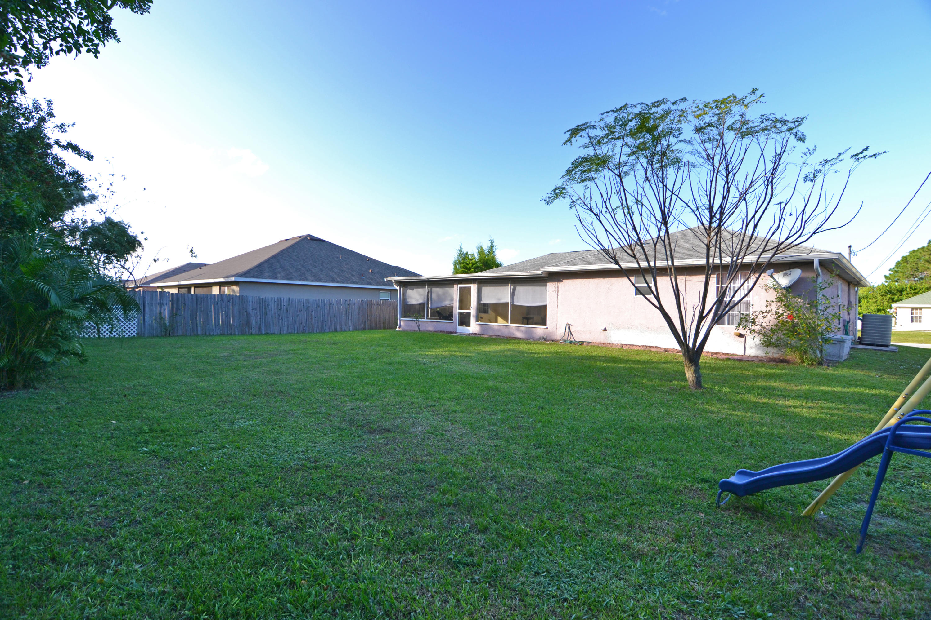 560 Southwest Ryder Road Port St. Lucie, FL 34953 - Photo 11 of 38 DSC_0042