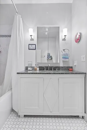 $4,300 | 114 West Concord Street, Unit 2, Boston, MA 02118