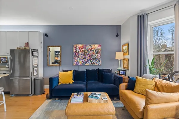 $4,300 | 114 West Concord Street, Unit 2, Boston, MA 02118