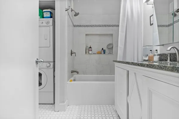 $4,300 | 114 West Concord Street, Unit 2, Boston, MA 02118