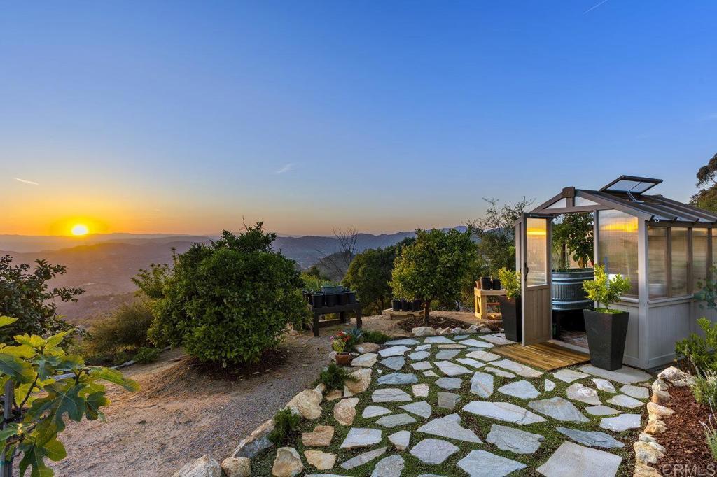 1078 Rainbow Crest Road Fallbrook, CA 92028 - Photo 11 of 65