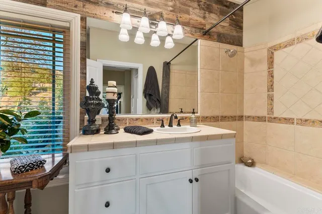 $1,180,000 | 1078 Rainbow Crest Road, Fallbrook, CA 92028