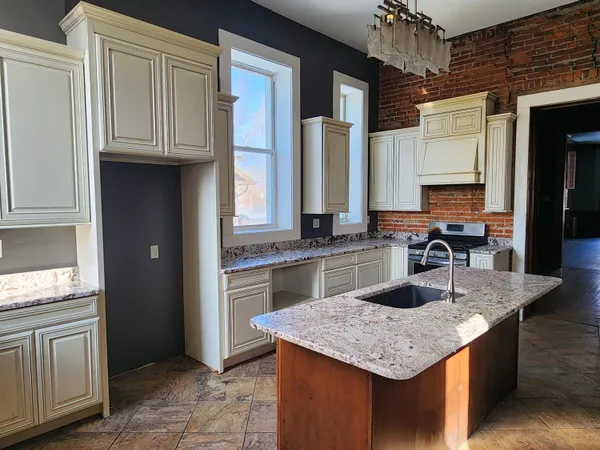 $504,000 | 120 South Park Avenue, Rensselaer, IN 47978