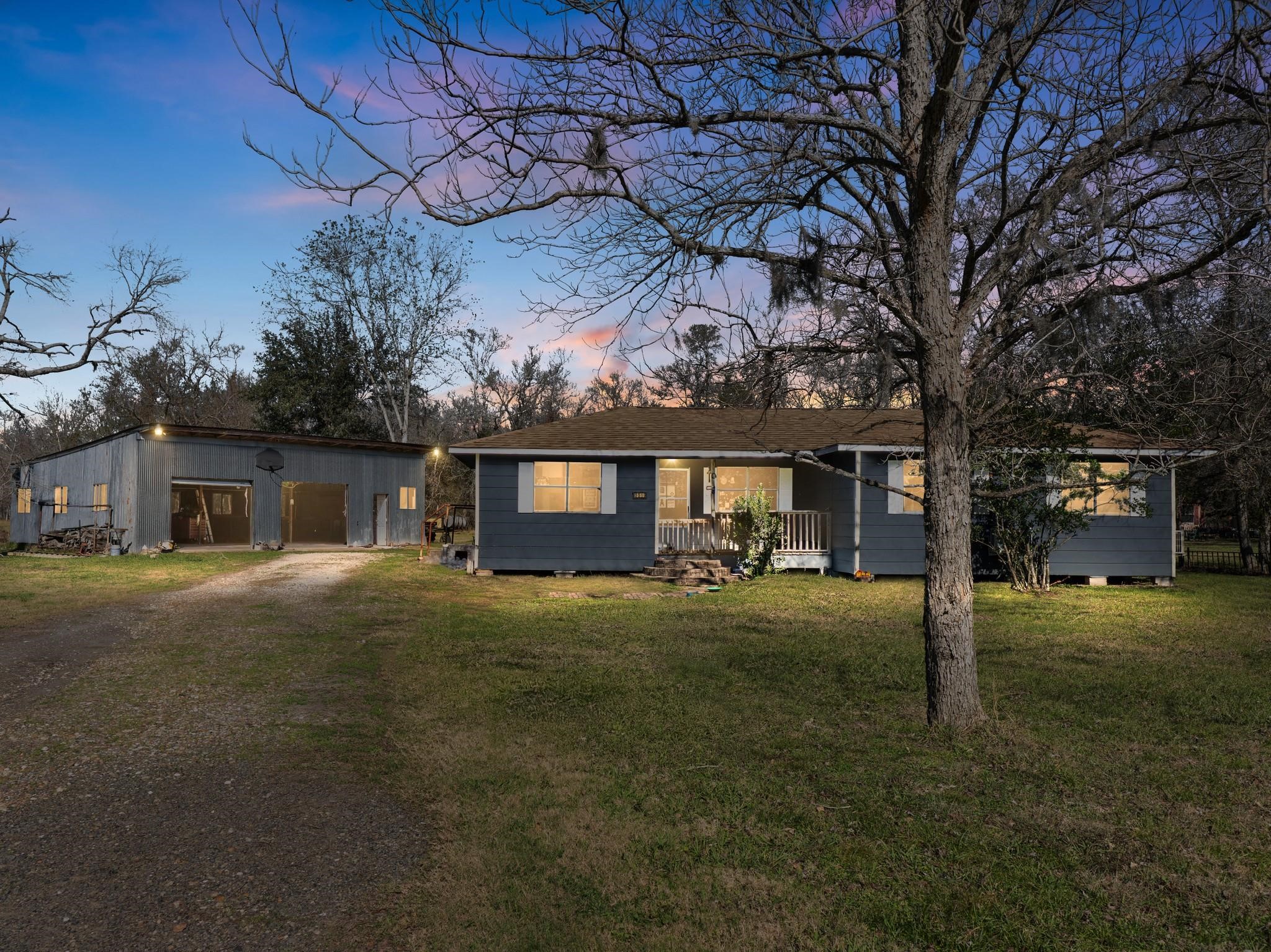 5519 Kincer Road Damon, TX 77430 - Photo 1 of 32