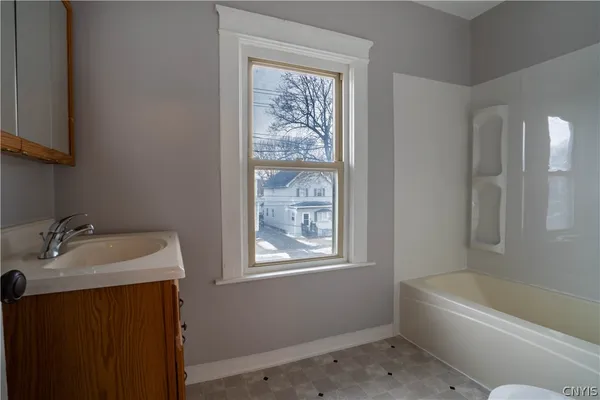 $950 | 208 East Clark Street, Unit 2, German Flatts, NY 13357