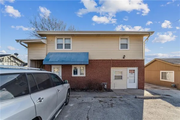 $250,000 | 402 North Webster Street, Spring Hill, KS 66083