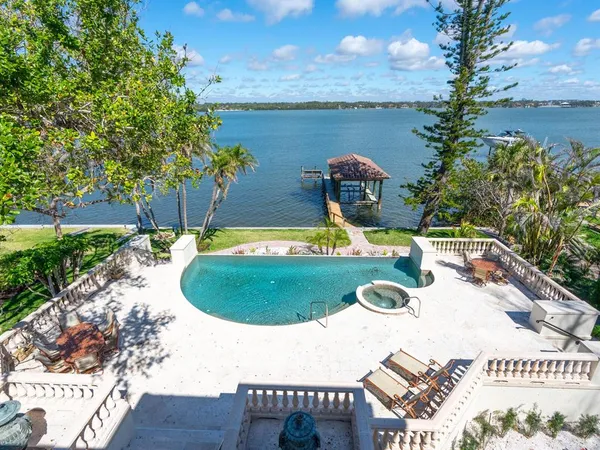 $10,750,000 | 1216 North Casey Key Road, Osprey, FL 34229