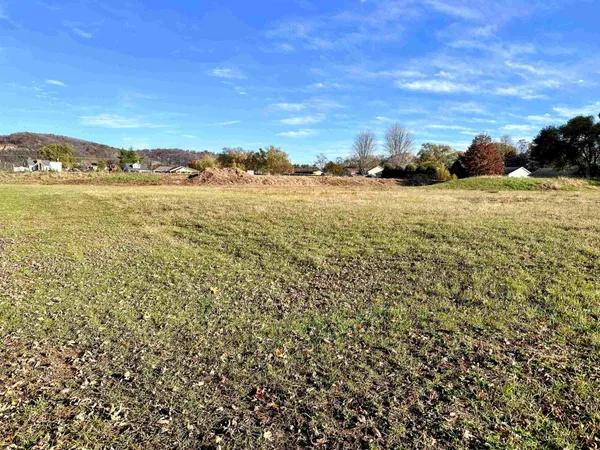 $27,900 | 900 South Michigan Street, Prairie du Chien, WI 53821