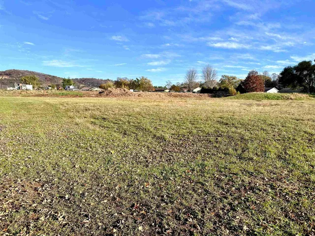 $27,900 | 900 South Michigan Street, Prairie du Chien, WI 53821