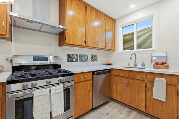 $1,300,000 | 946 Kains Avenue, Albany, CA 94706