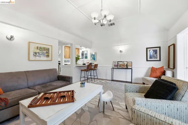 $1,300,000 | 946 Kains Avenue, Albany, CA 94706