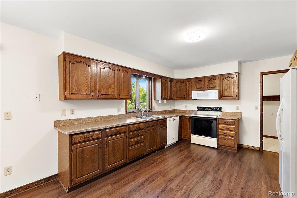 1081 Eagle Nest Drive Rochester, MI 48306 - Photo 13 of 67 Alternate Kitchen View