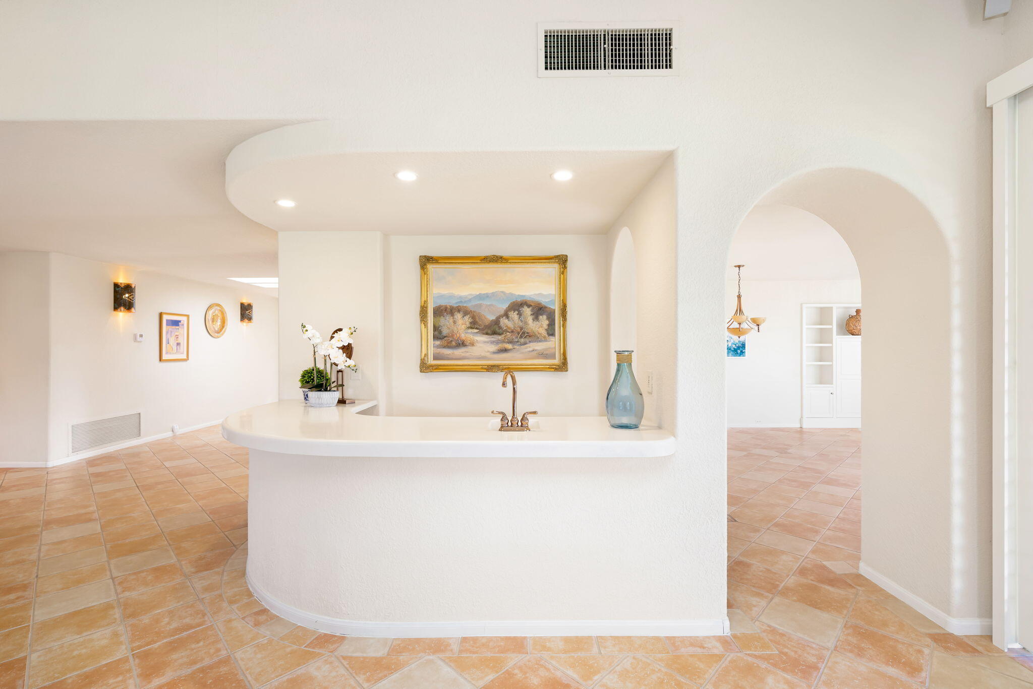 7 Tulane Court Rancho Mirage, CA 92270 - Photo 21 of 66 a view of a living room