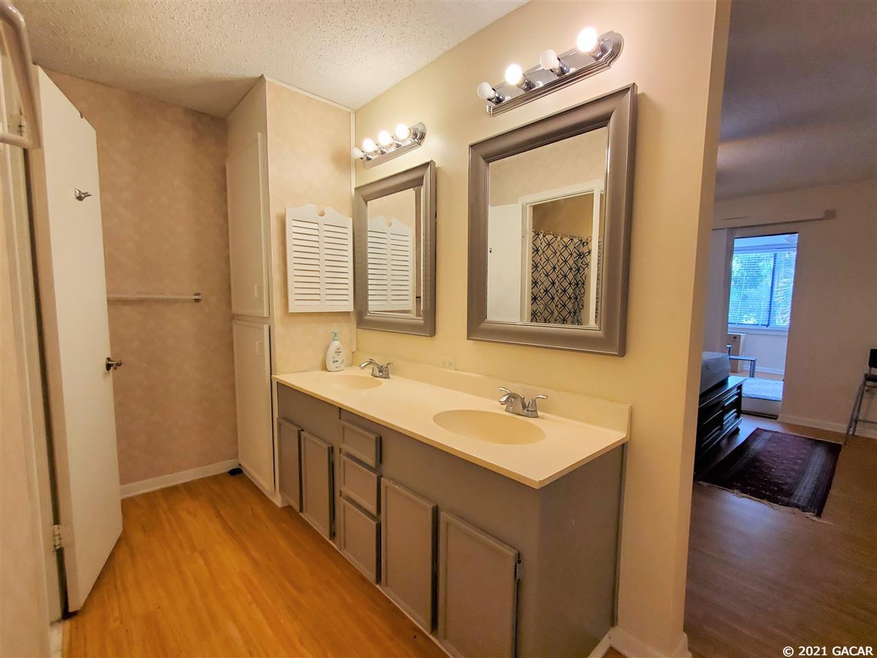 2734 Southwest 14th Drive Gainesville, FL 32608 - Photo 12 of 28