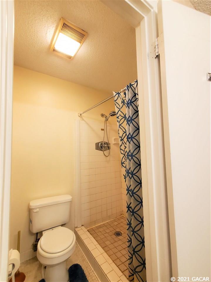 2734 Southwest 14th Drive Gainesville, FL 32608 - Photo 14 of 28