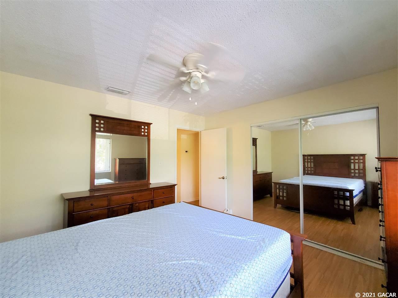 2734 Southwest 14th Drive Gainesville, FL 32608 - Photo 16 of 28