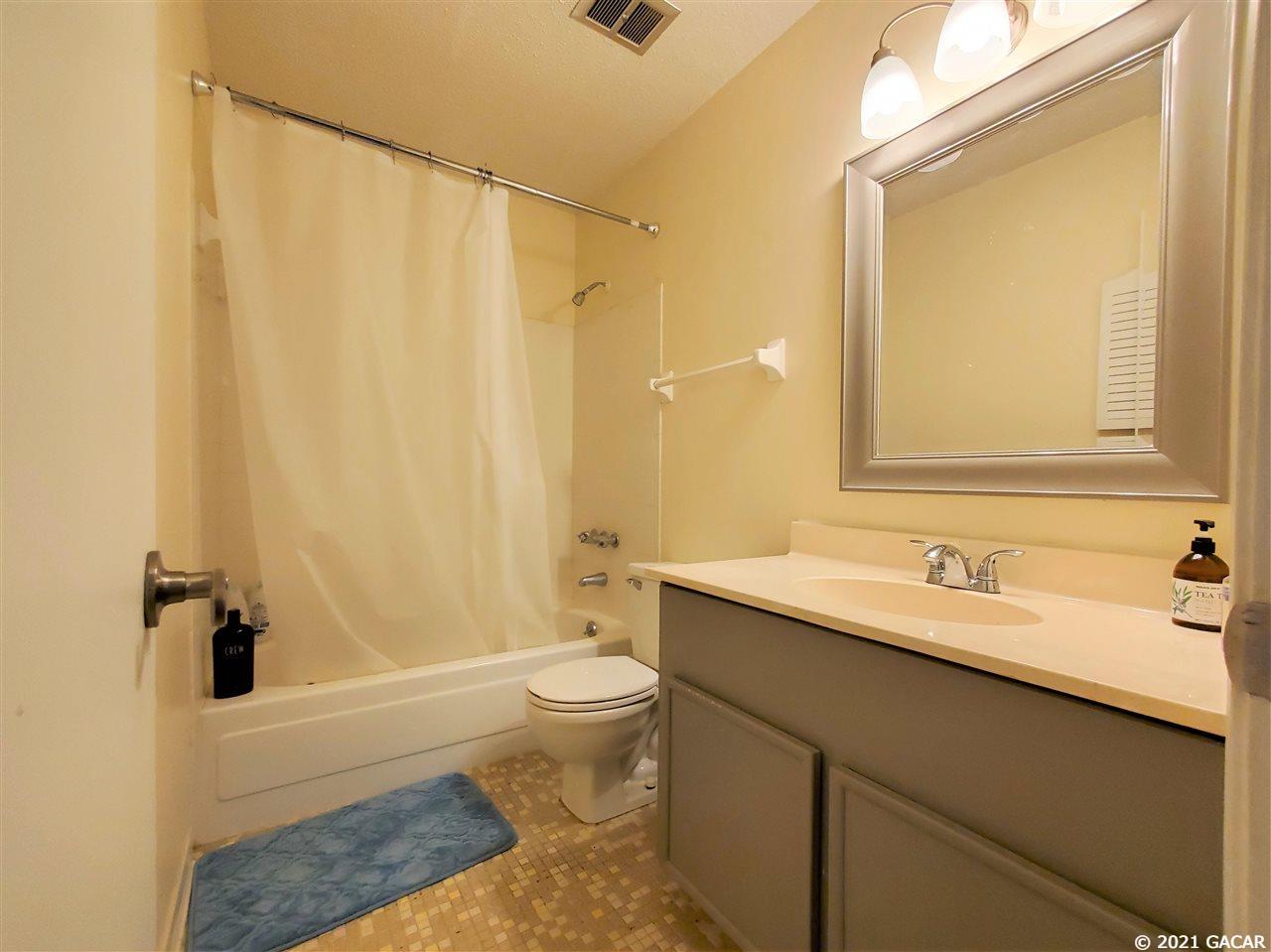2734 Southwest 14th Drive Gainesville, FL 32608 - Photo 17 of 28