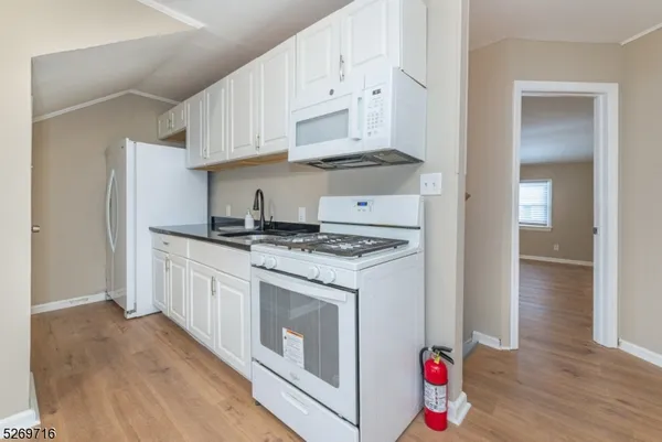 $1,800 | 73 West Tremont Terrace, Unit 2, Irvington, NJ 07111