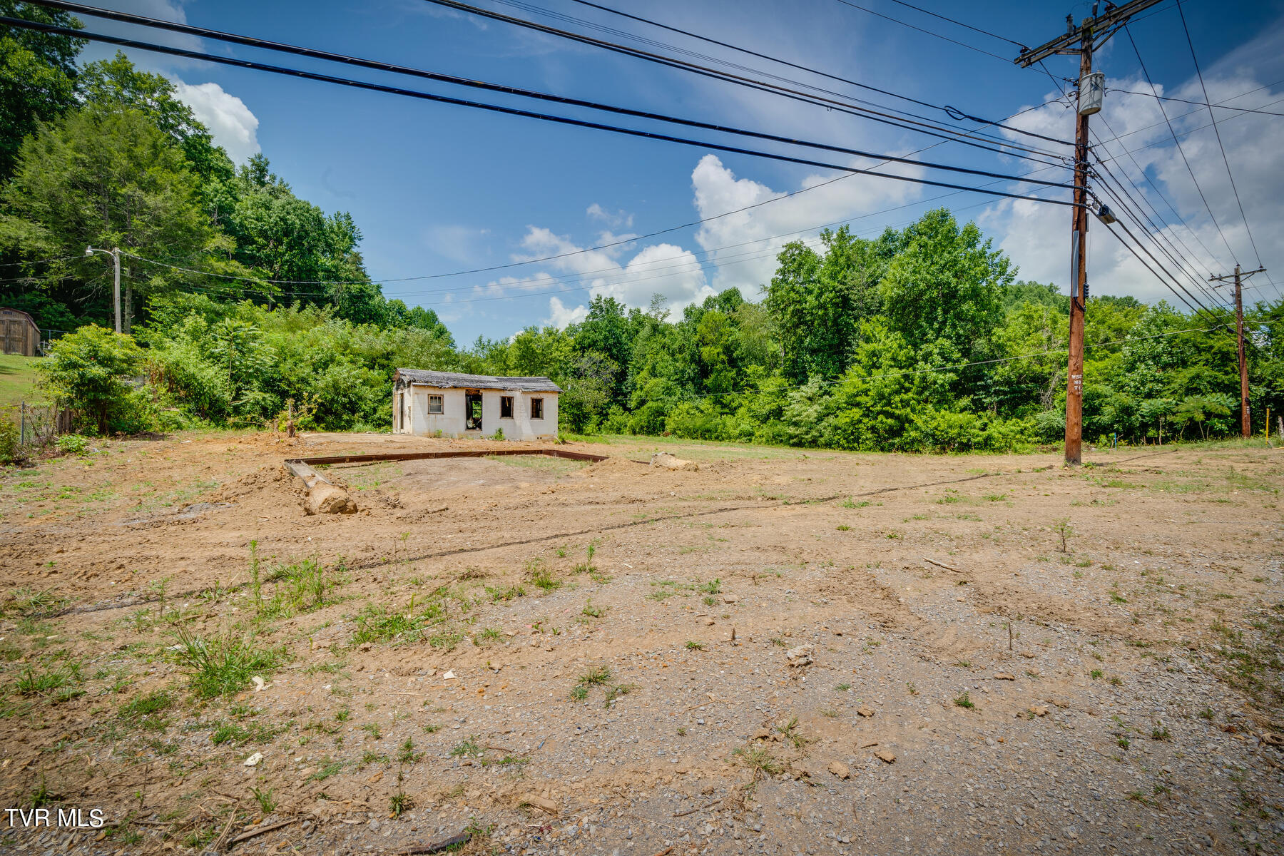 229 Marble Hall Road Rogersville, TN 37857 - Photo 3 of 17 001