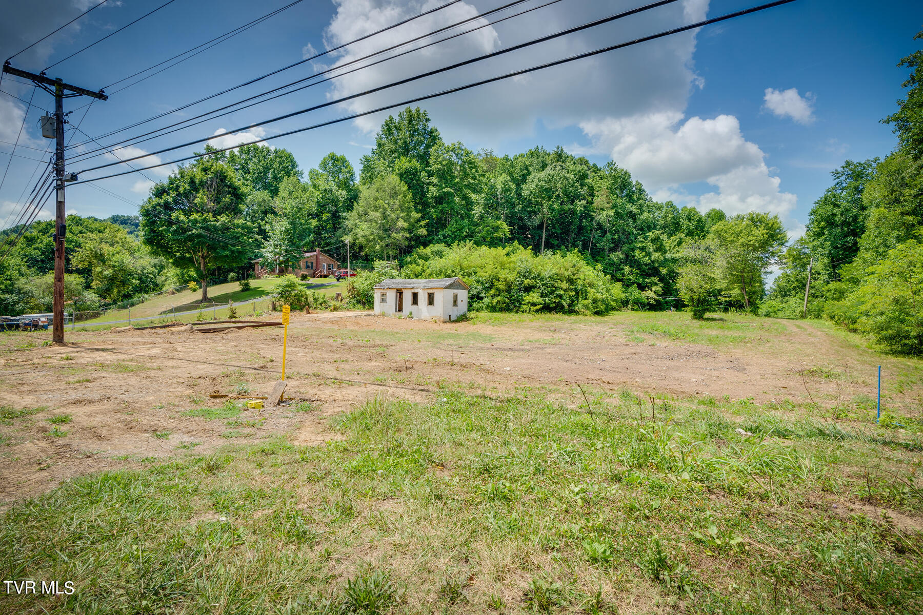 229 Marble Hall Road Rogersville, TN 37857 - Photo 4 of 17 002