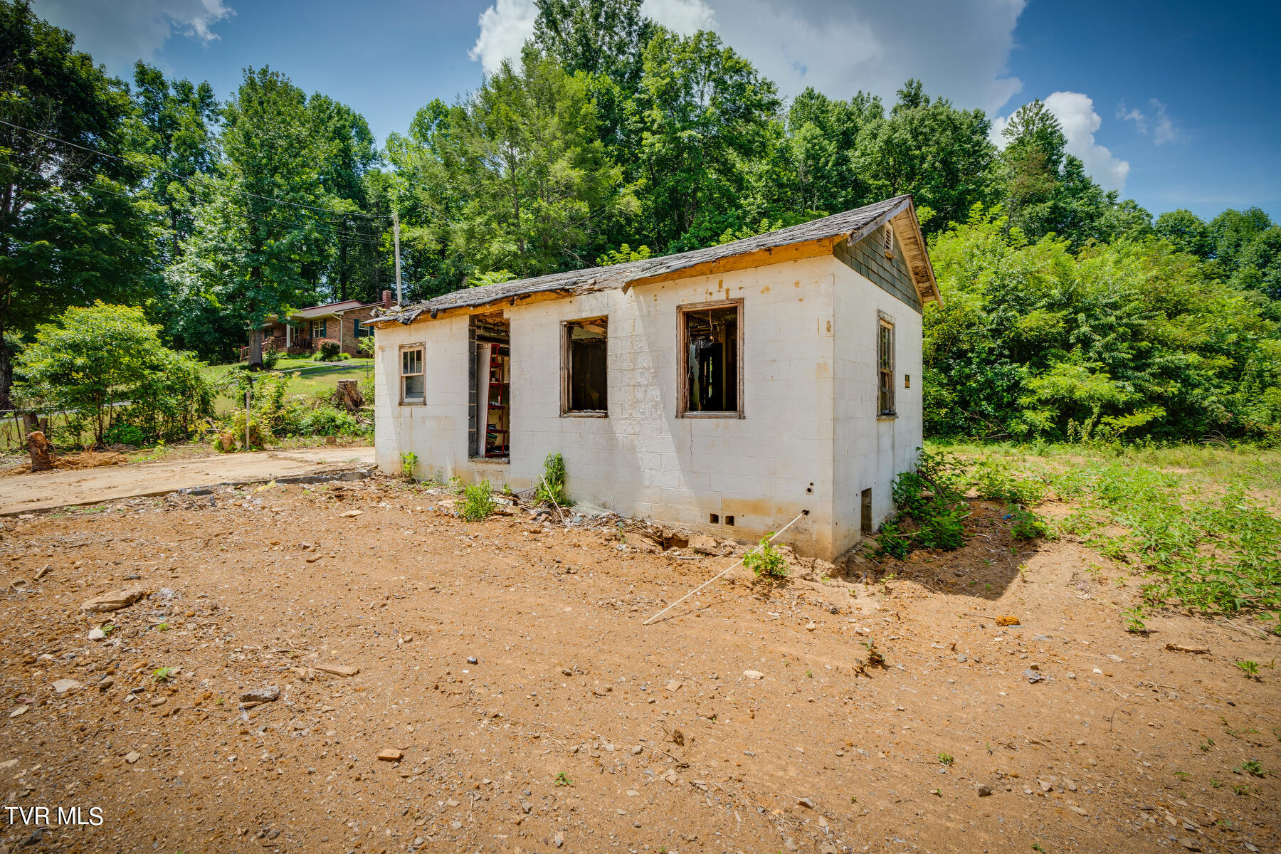 229 Marble Hall Road Rogersville, TN 37857 - Photo 5 of 17 003