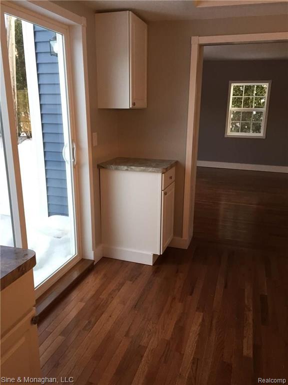 1679 Pug Road St. Clair, MI 48079 - Photo 3 of 11