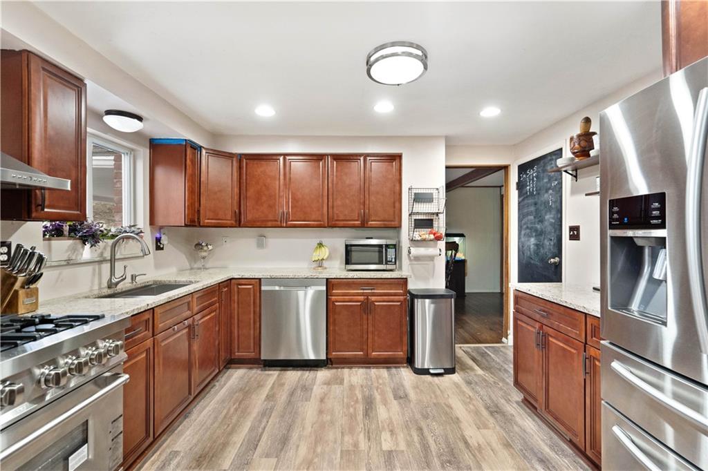 1623 Wise Road Pittsburgh, PA 15220 - Photo 12 of 24 Gallery Image 12