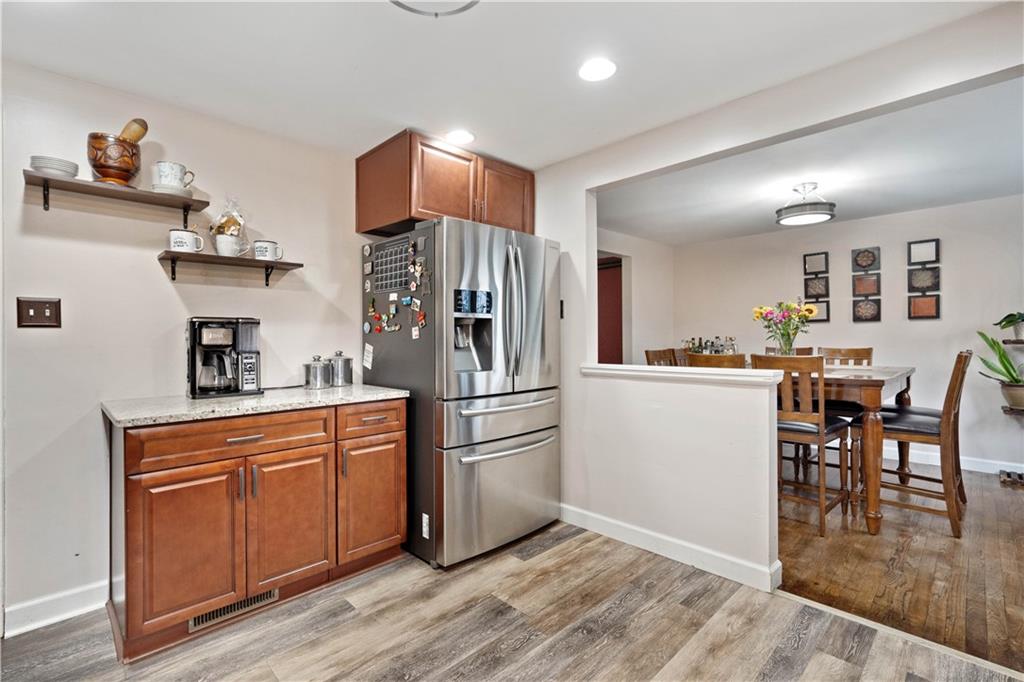1623 Wise Road Pittsburgh, PA 15220 - Photo 13 of 24 Gallery Image 13