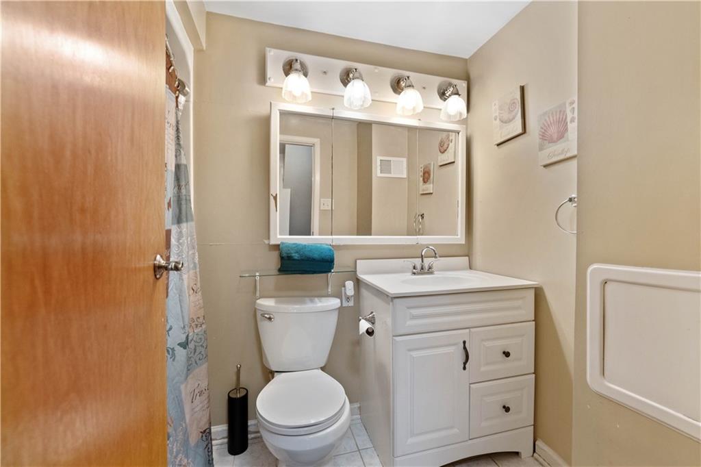 1623 Wise Road Pittsburgh, PA 15220 - Photo 17 of 24 Gallery Image 17